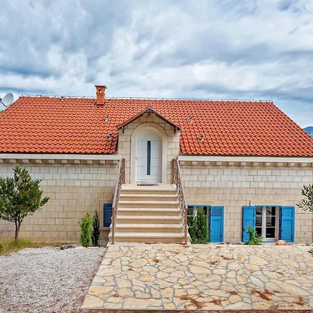Petrus * Pučišća